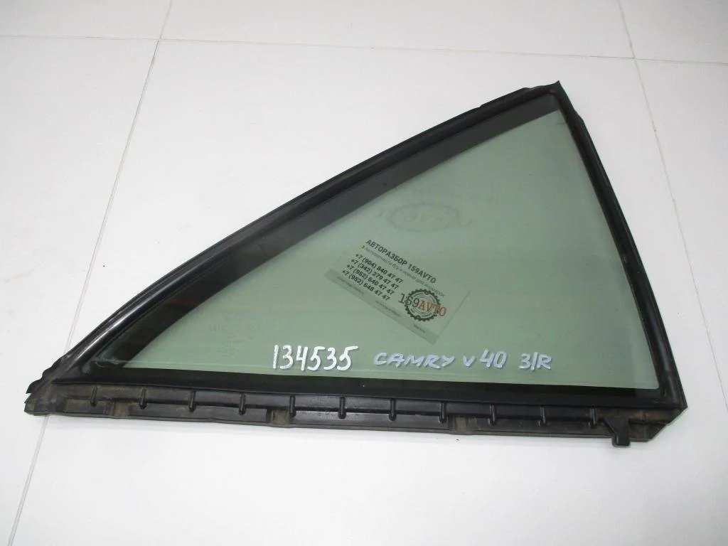 Стекло двери задней правой форточка Toyota Camry XV30