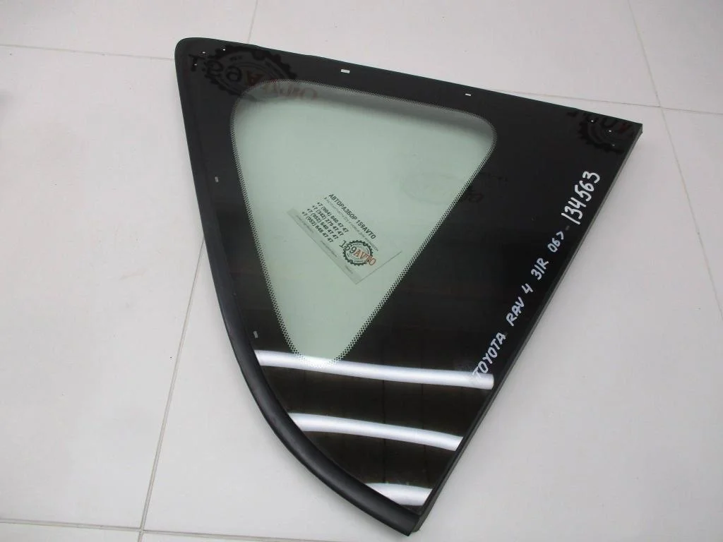 Стекло кузовное глухое правое Toyota RAV4 A30