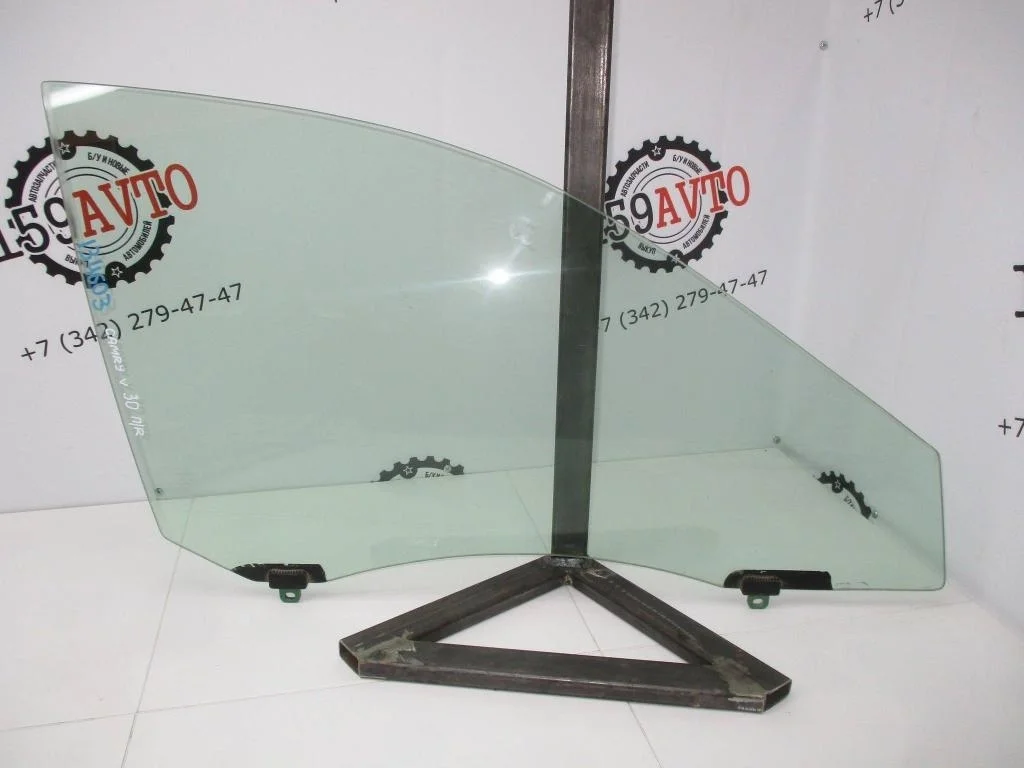 Стекло двери передней правой Toyota Camry XV30