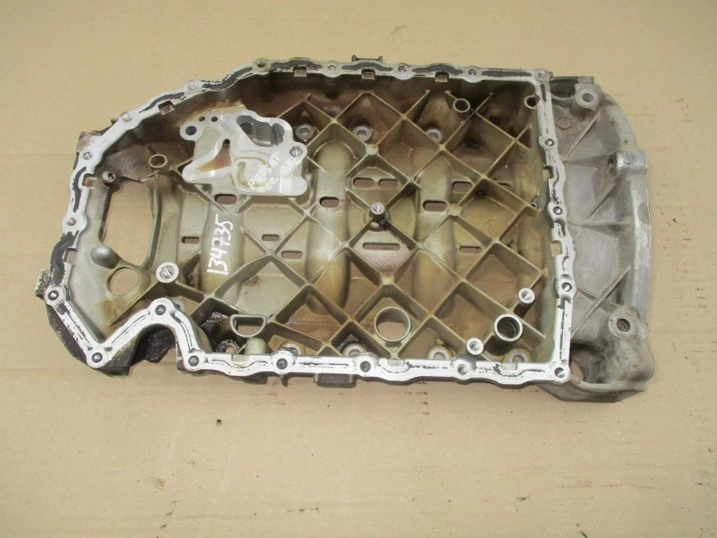 Поддон масляный двигателя Volkswagen Passat CC 2012