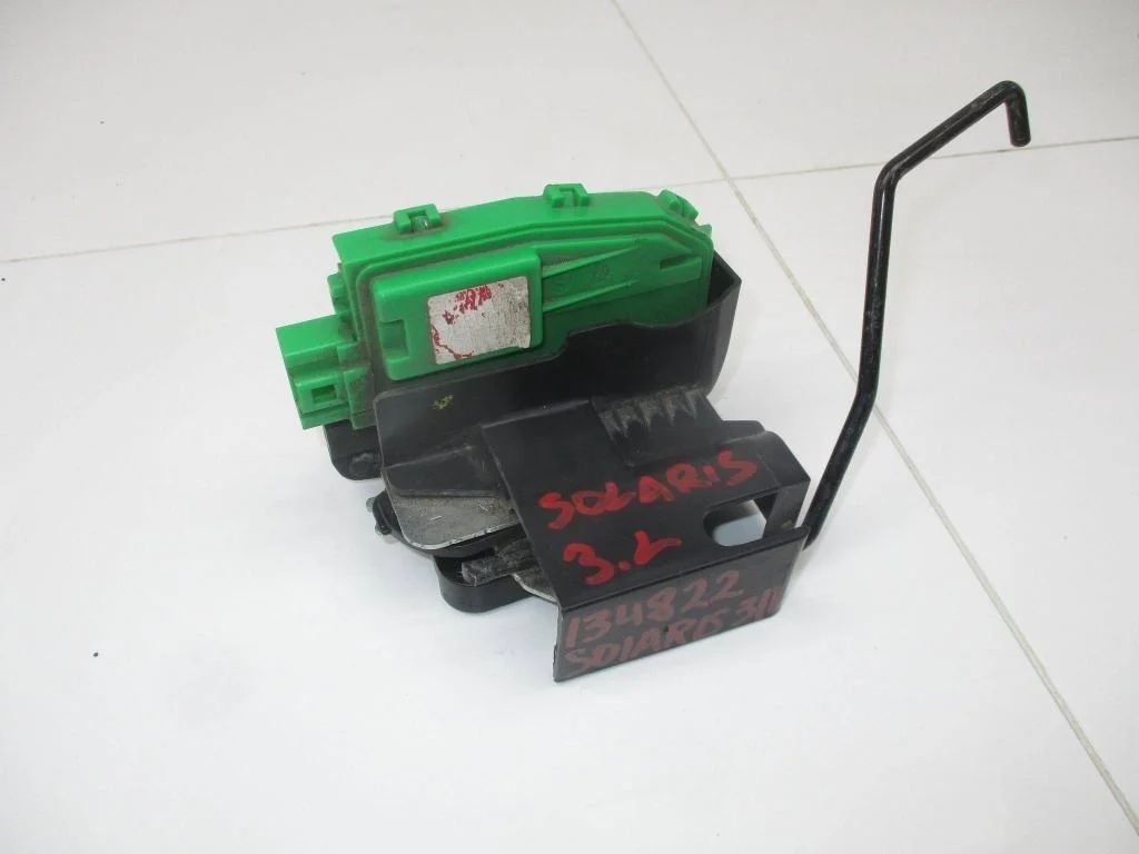 Замок двери задней левой Hyundai Solaris 1 RB