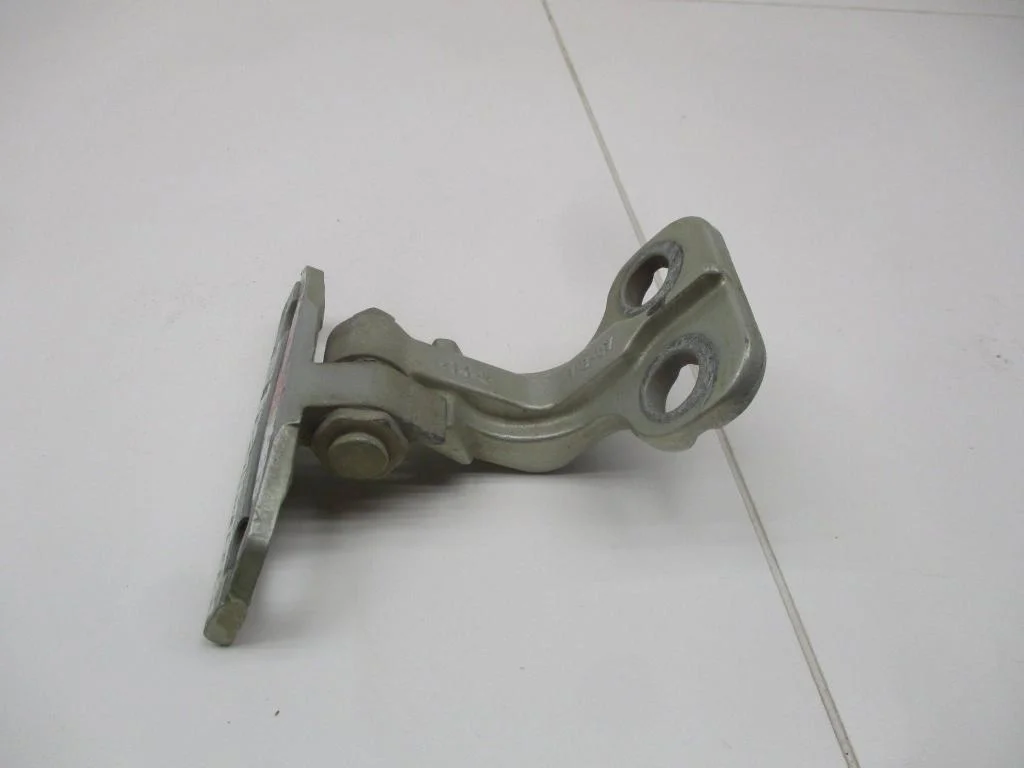 Петля двери Land Rover Freelander 2 2008 L359