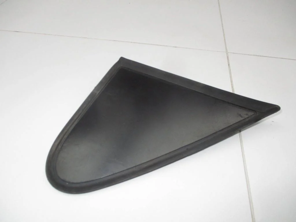 Накладка переднего крыла правого Peugeot Partner Tepee B9