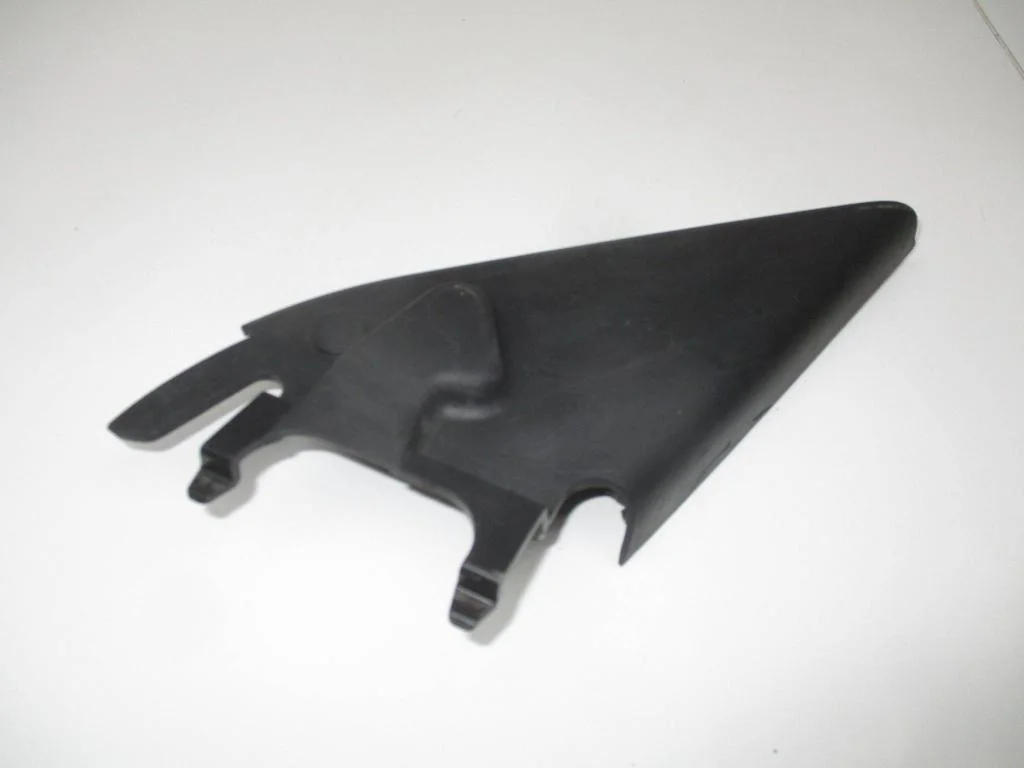 Крышка зеркала внутренняя правая Nissan Primera P12