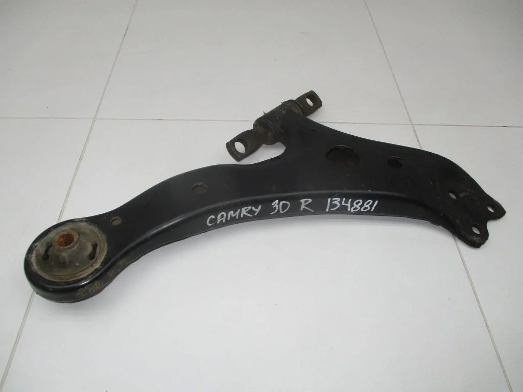 Рычаг передний правый Toyota Camry 2003 XV30