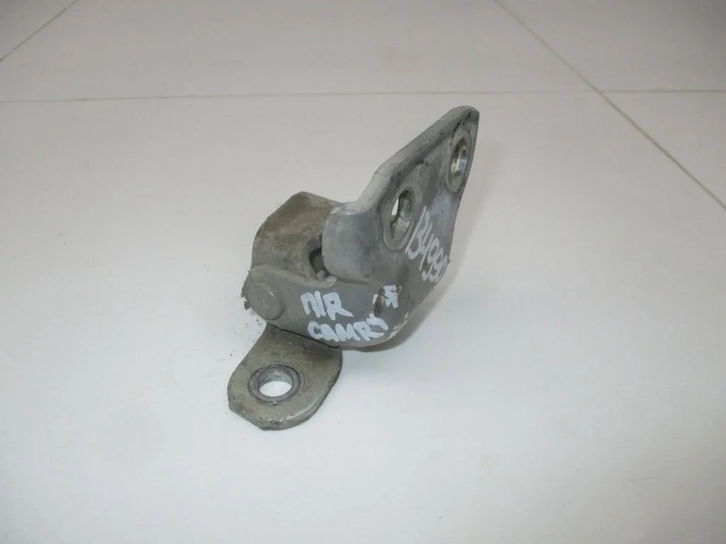 Петля двери передней правой нижняя Toyota Camry 2003 XV30