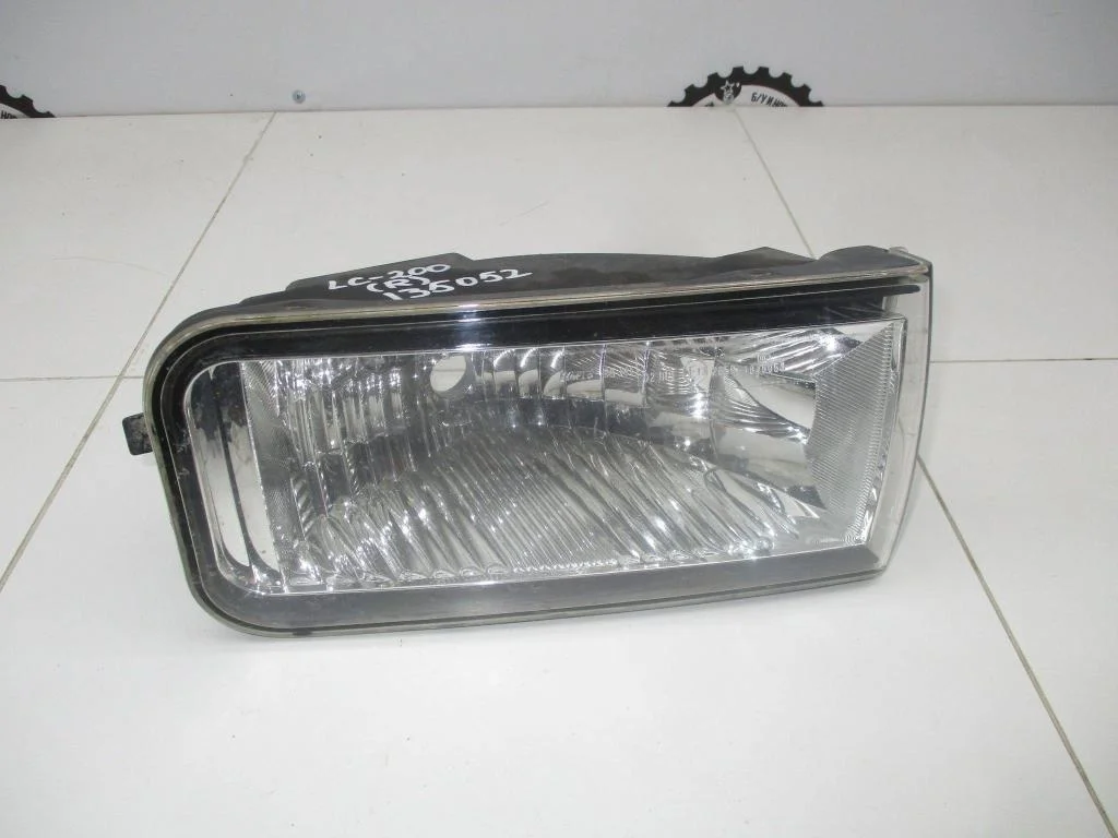 Фара противотуманная правая Toyota Land Cruiser J200