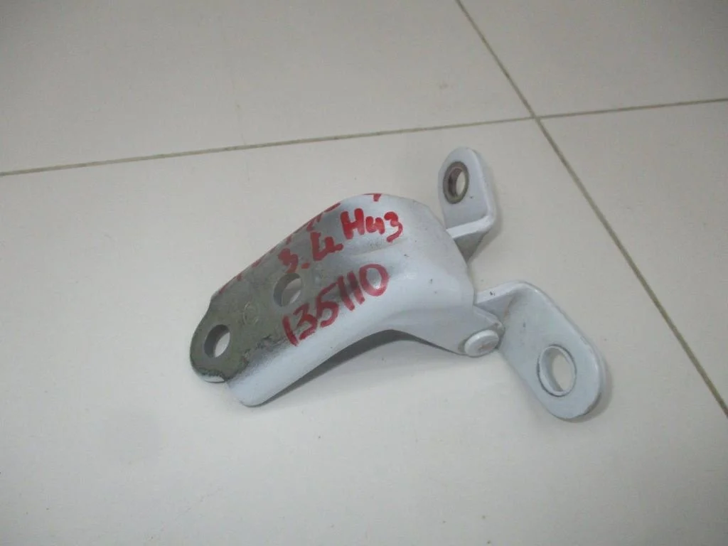 Петля двери задней левой нижняя Kia Sportage 4 2018 QL