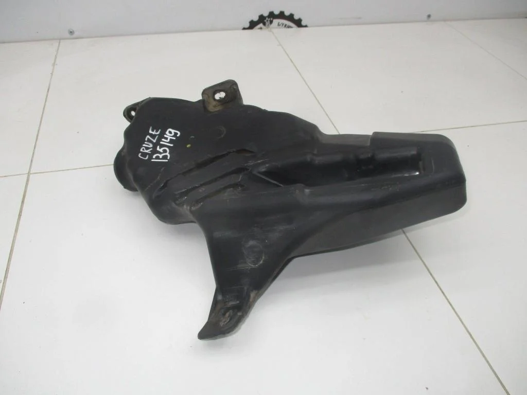 Бачок омывателя лобового стекла Chevrolet Cruze 2010 J300