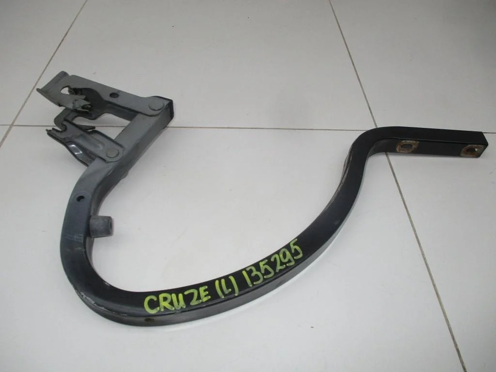 Петля крышки багажника Chevrolet Cruze J300