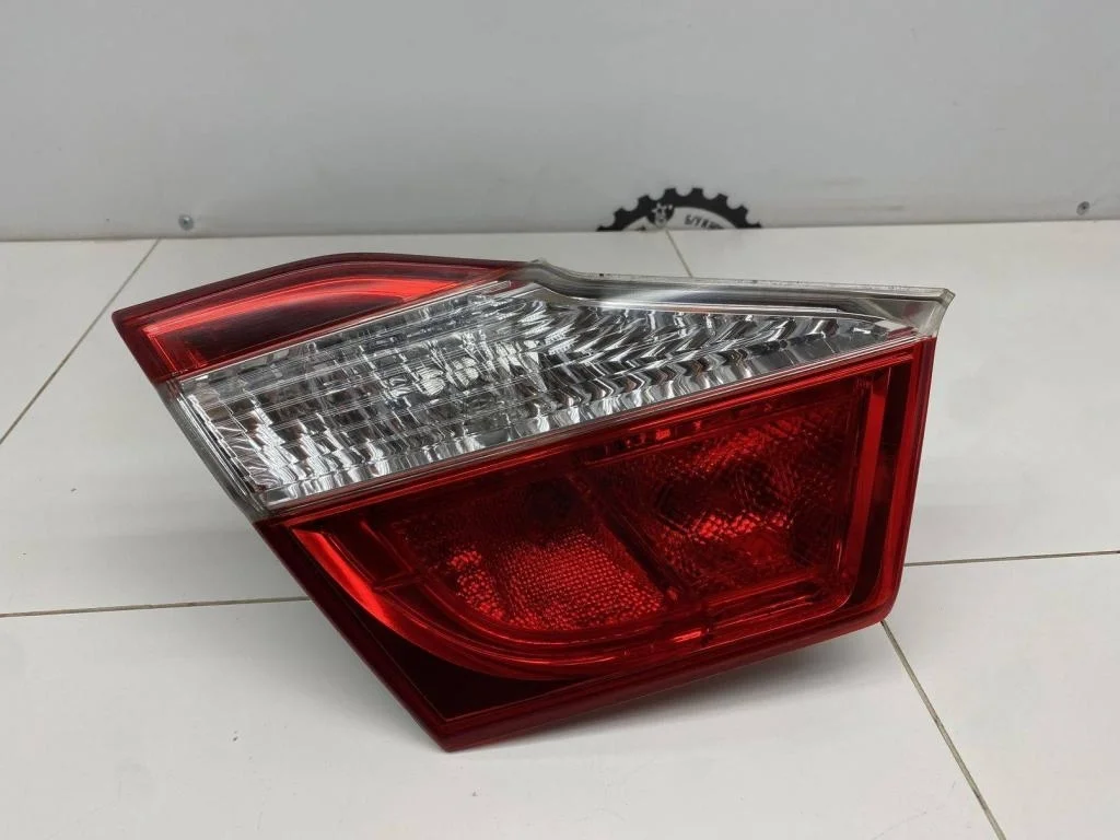 Фонарь задний внутренний левый Toyota Camry 2012 XV50