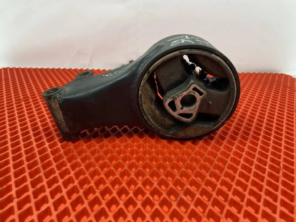 Опора двигателя задняя Chevrolet Cruze 2010 J300