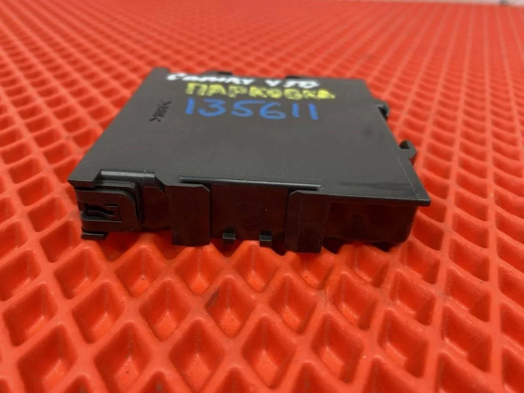 Блок управления парктроником Toyota Camry 2012 XV50