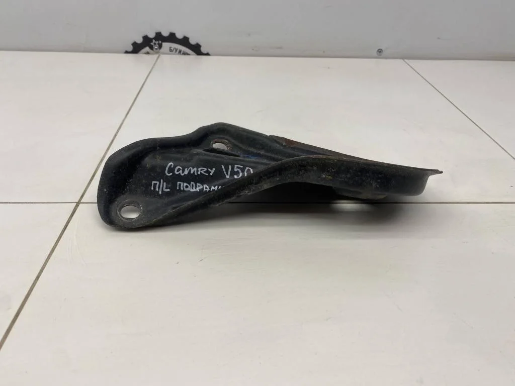 Кронштейн подрамника Toyota Camry 2012 XV50
