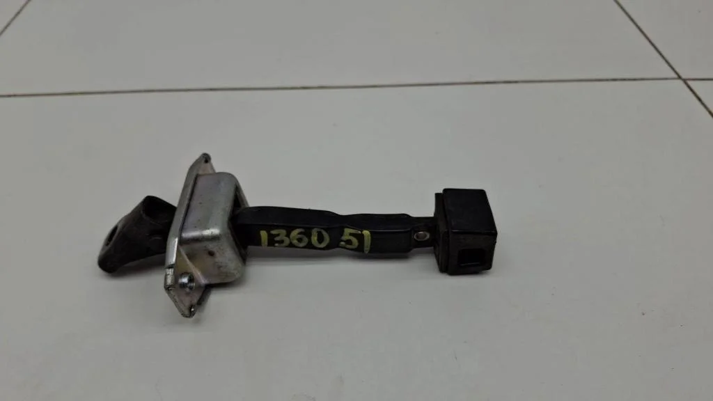 Ограничитель двери Mitsubishi Lancer 10 2008 CY