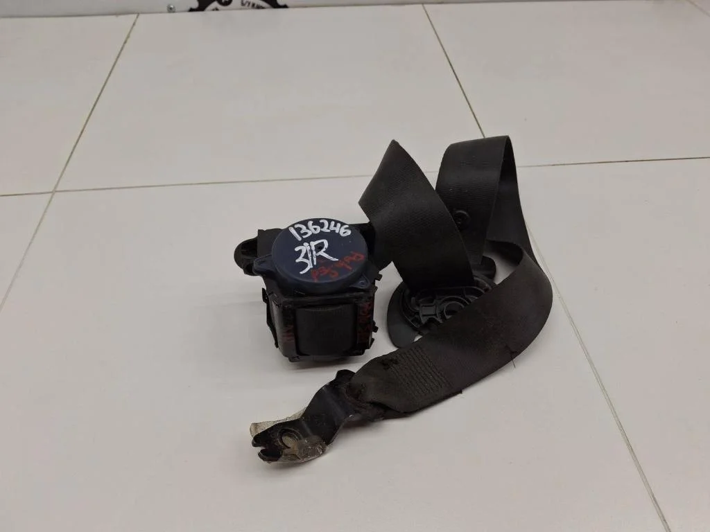 Ремень безопасности Volkswagen Polo 5