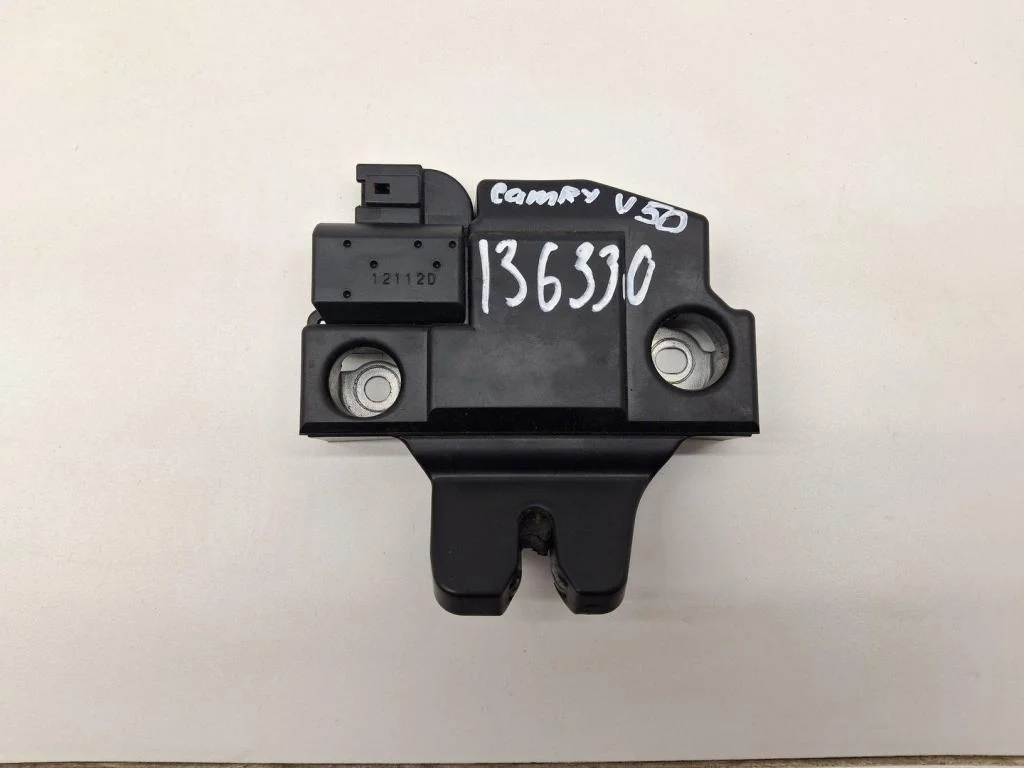 Замок багажника Toyota Camry 2012 XV50