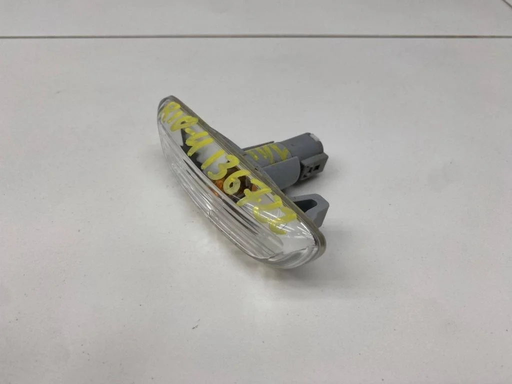 Повторитель на крыло левый Kia RIO 4 2018 FB