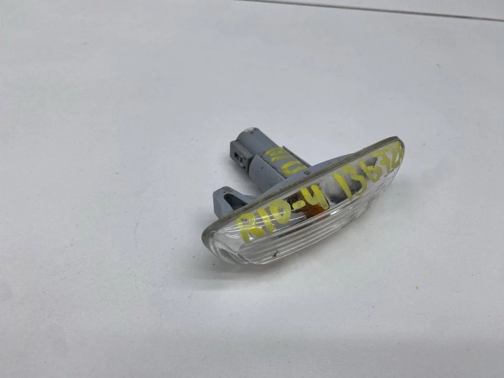 Повторитель на крыло правый Kia RIO 4 2018 FB