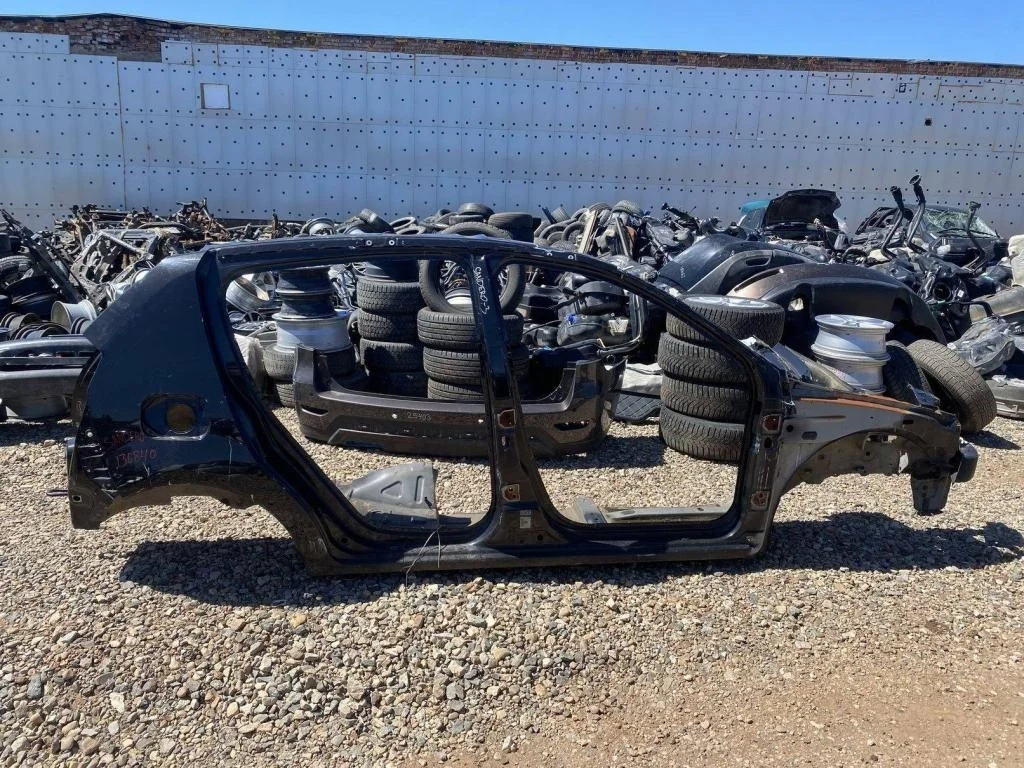 Крыло заднее правое Renault Sandero 1 BS