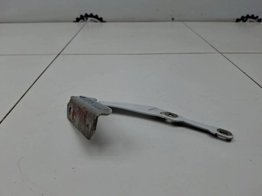 Петля капота правая Renault Logan Stepway 2 2020 L52