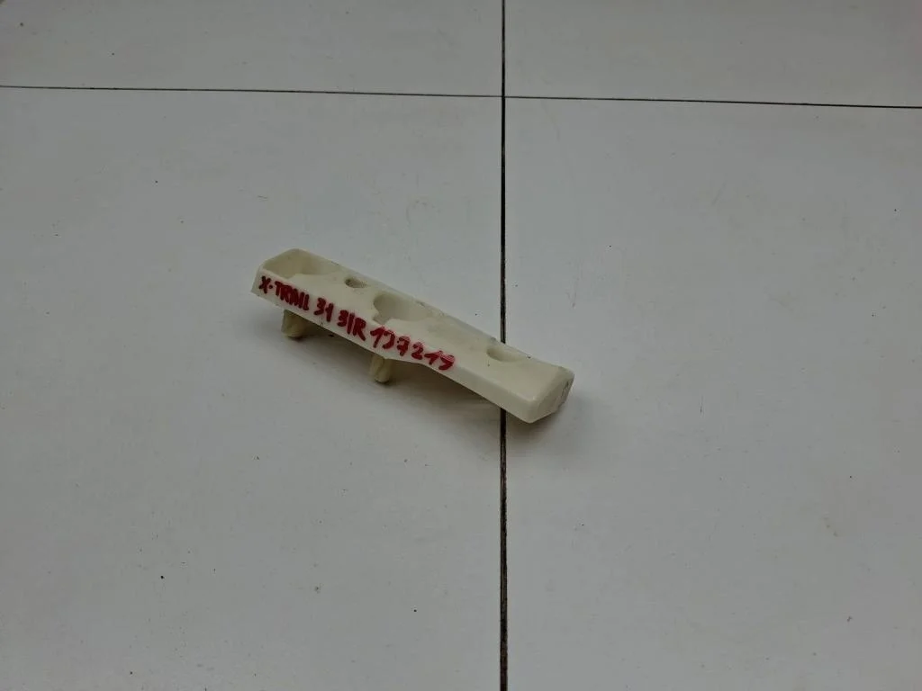 Кронштейн заднего бампера правый Nissan X-Trail 2008 T31