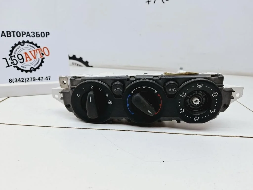 Блок управления отопителем Ford Focus 2