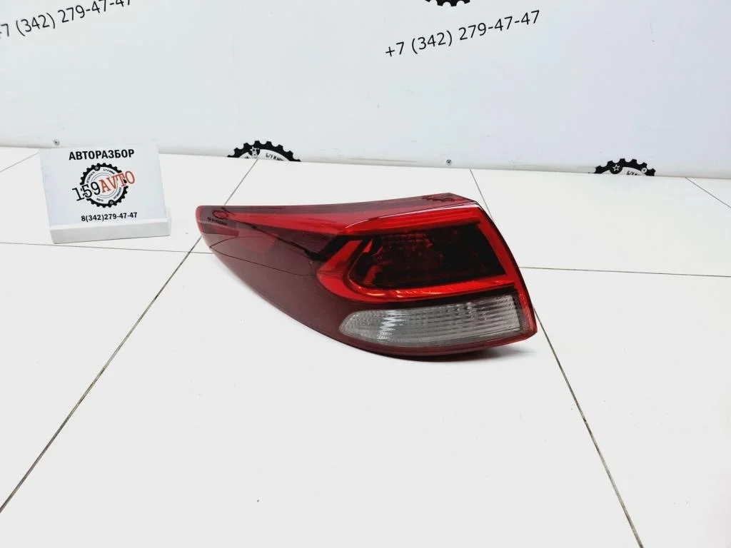 Фонарь задний наружный левый Kia RIO 4 FB