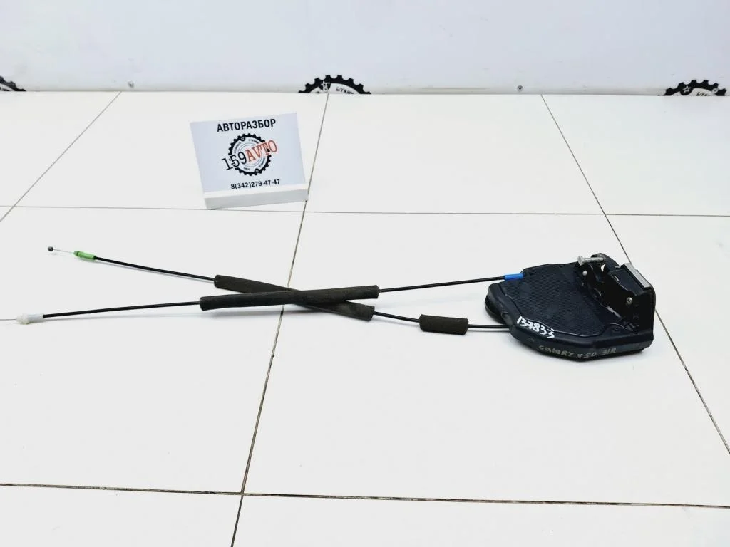 Замок двери задней правой Toyota Camry XV50