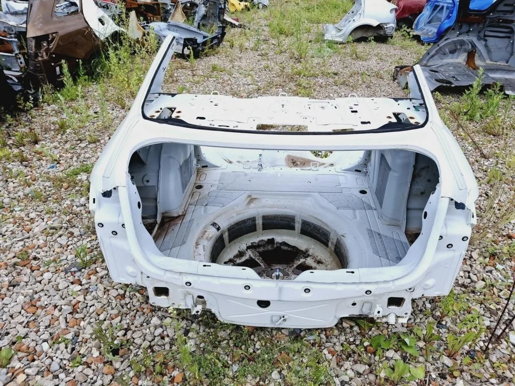 Панель задняя Volkswagen Jetta A6