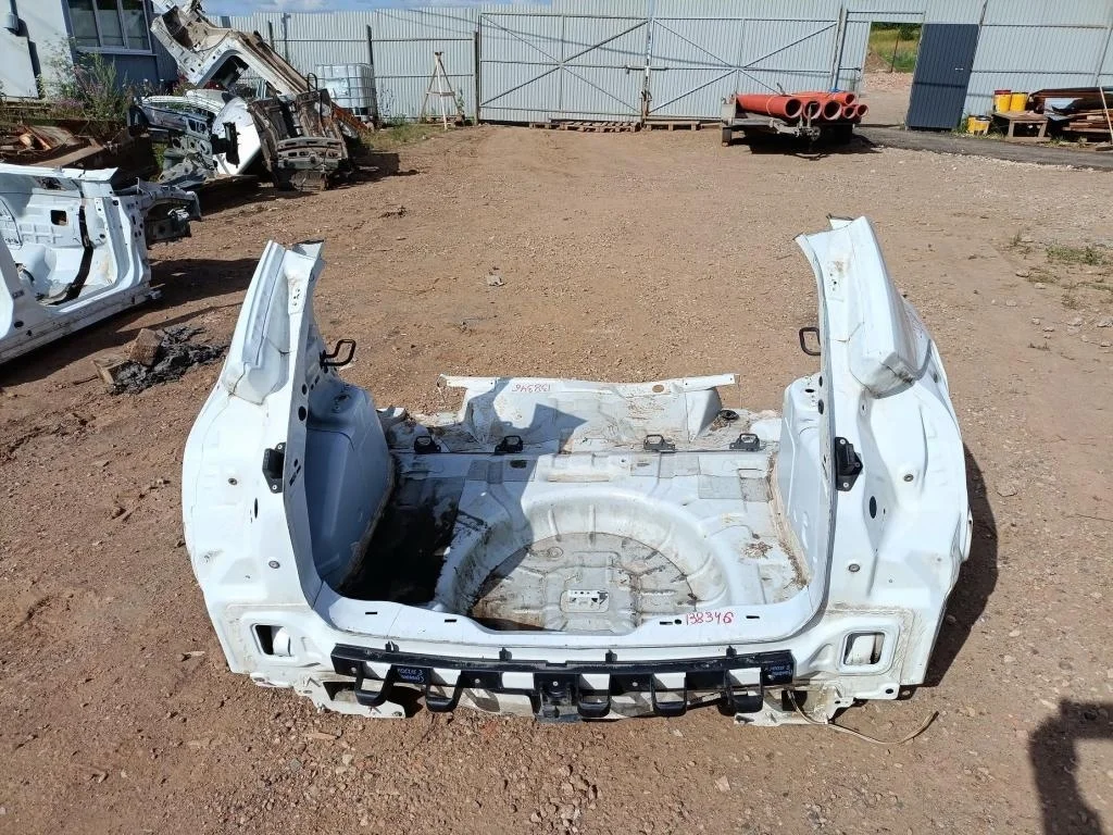 Панель задняя Ford Focus 3