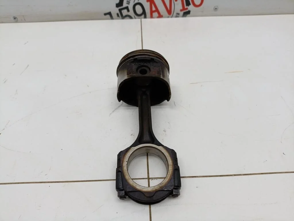 Поршень с шатуном Renault Logan Stepway 2 2020 L52