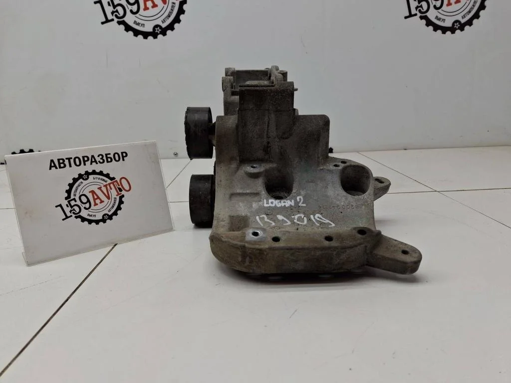 Кронштейн генератора Renault Logan Stepway 2 2020 L52