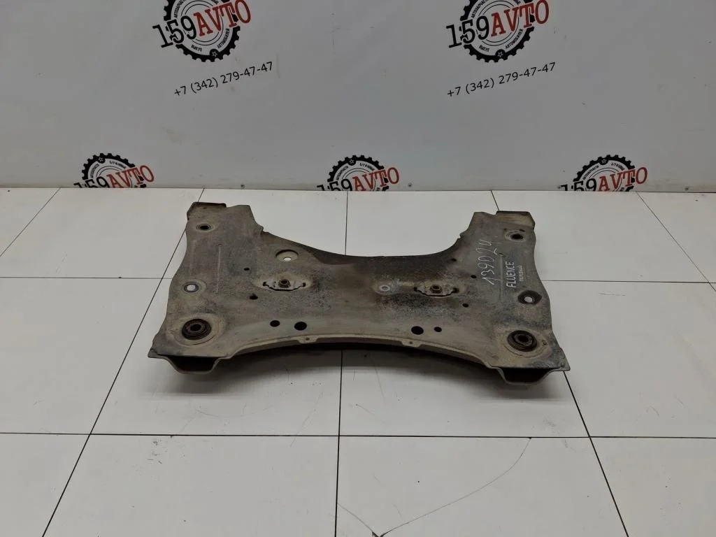 Подрамник Renault Fluence 2010