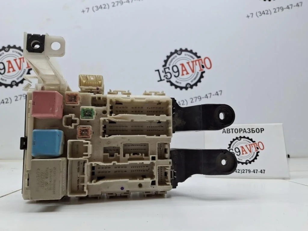 Блок предохранителей Toyota Corolla E150