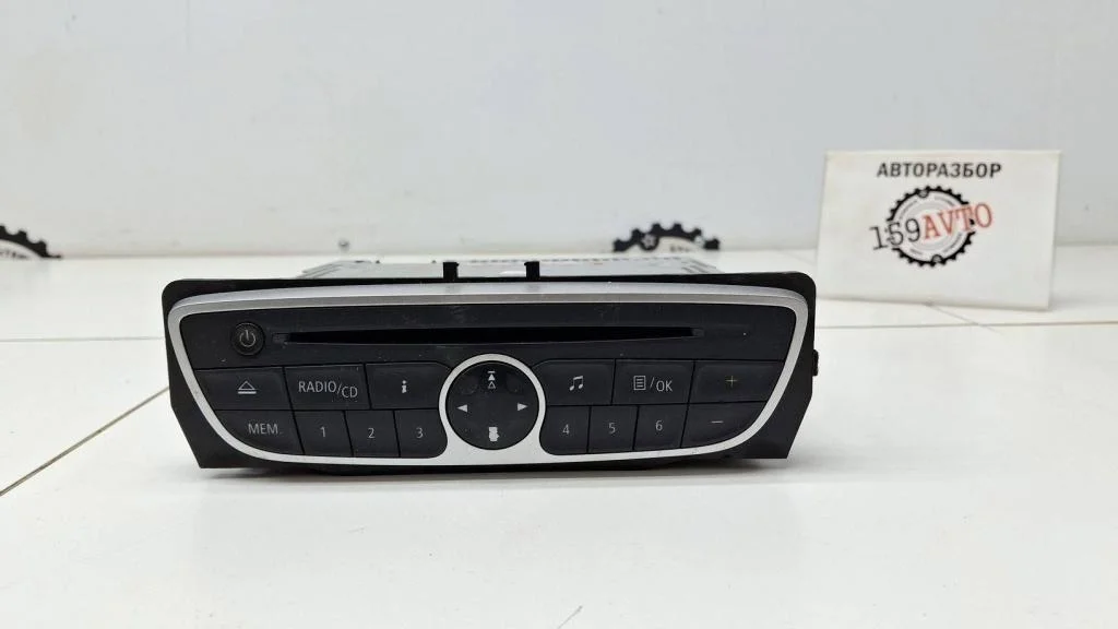 Магнитола Renault Fluence