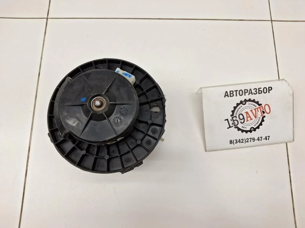 Моторчик печки Nissan Tiida C11