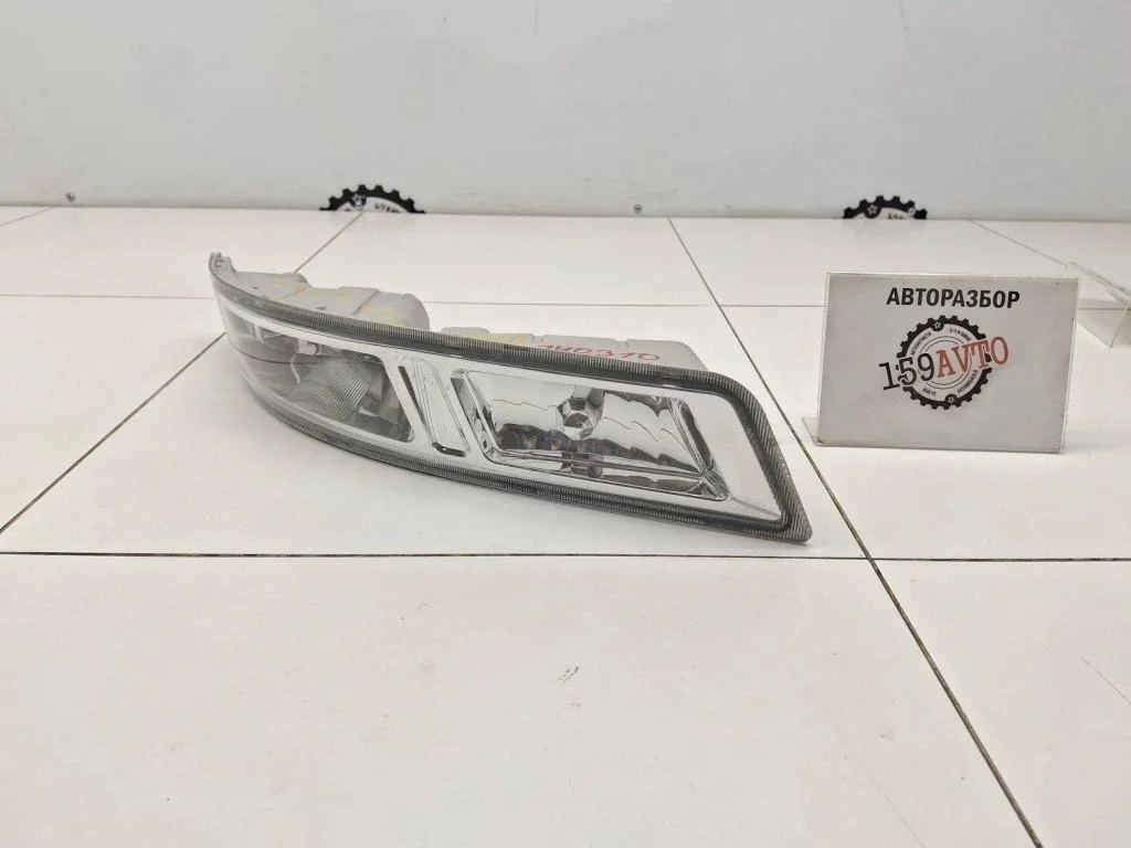 Указатель поворота бампер правый Nissan Almera Classic B10