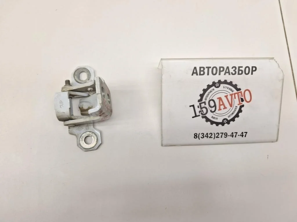 Петля двери задней левой верхняя Renault Fluence 2010