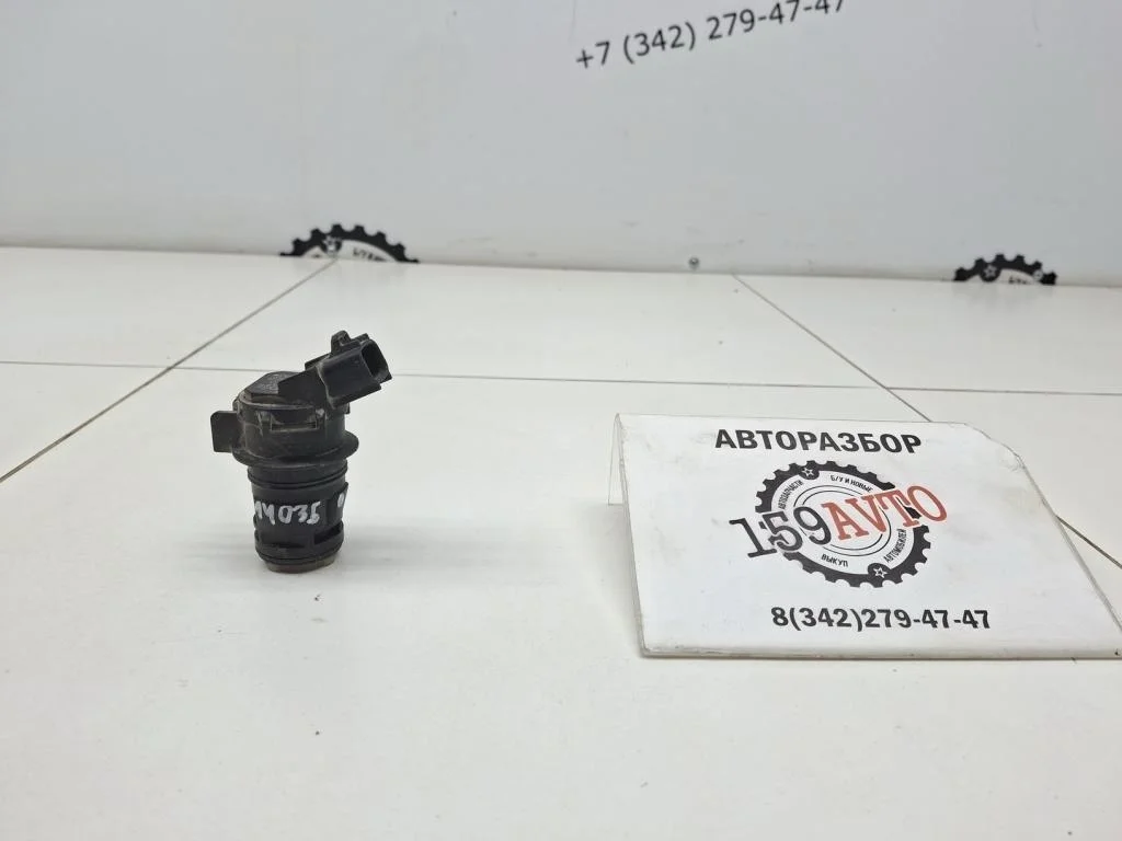 Насос омывателя Toyota Land Cruiser J200