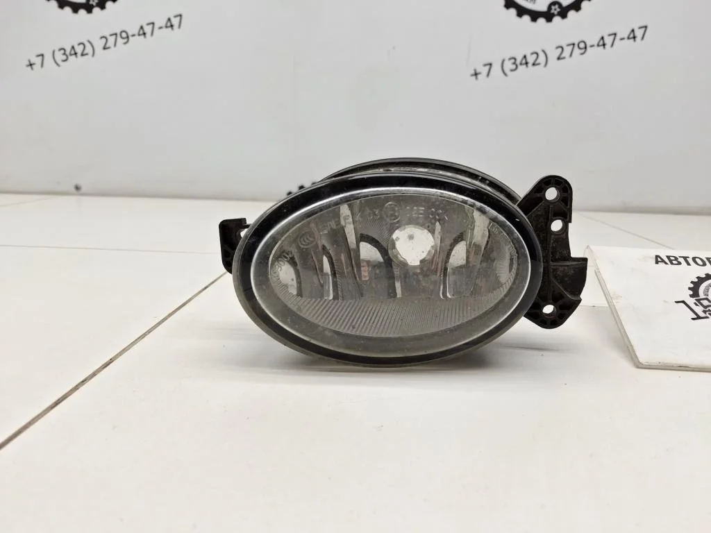 Фара противотуманная левая Mercedes-Benz -Class W204