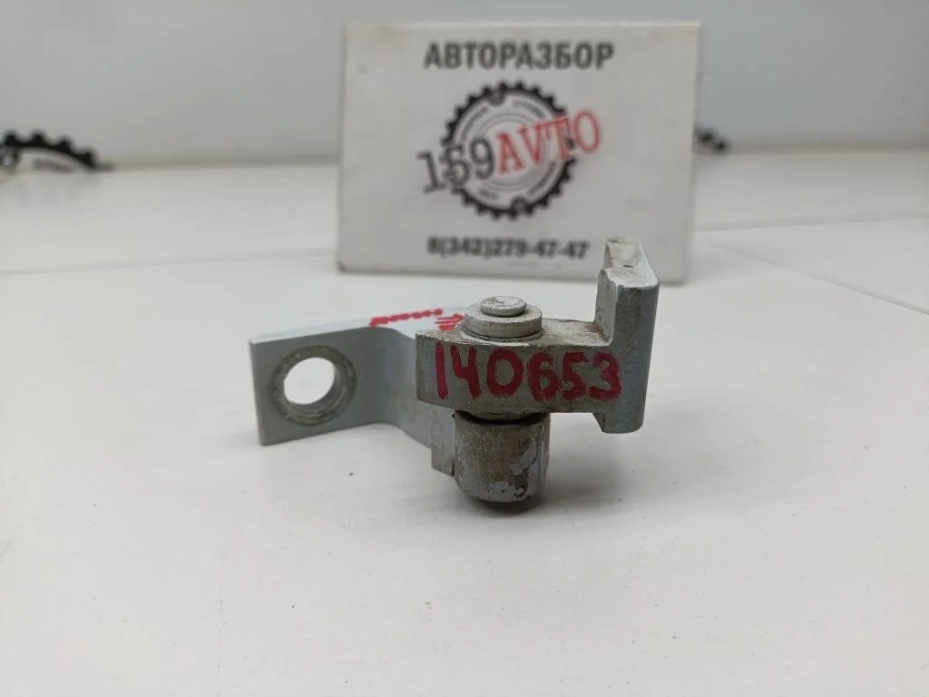 Петля двери Volkswagen Polo 5 2019