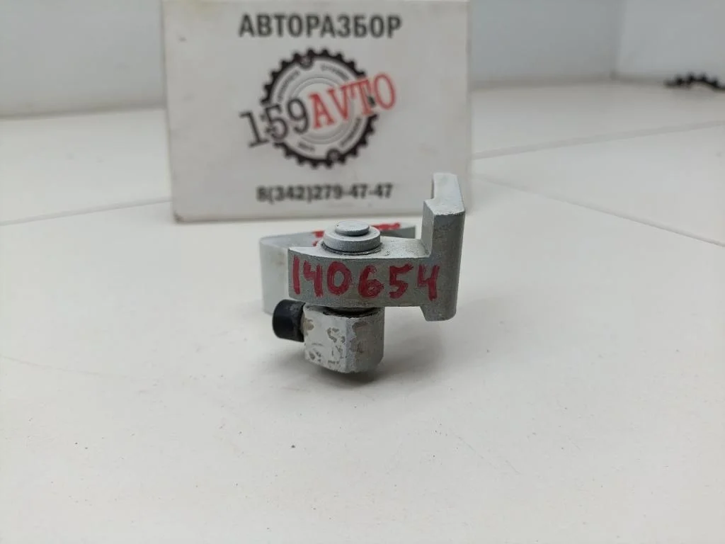 Петля двери Volkswagen Polo 5 2019