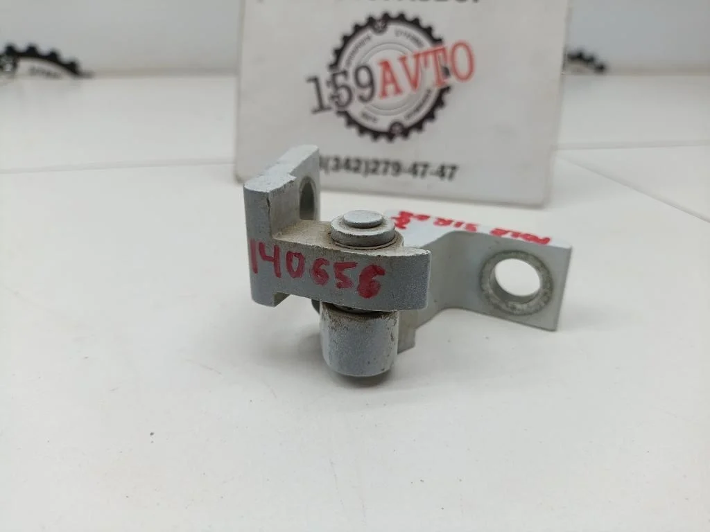 Петля двери Volkswagen Polo 5 2019