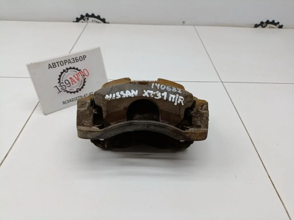 Суппорт передний правый Nissan X-Trail 2008 T31