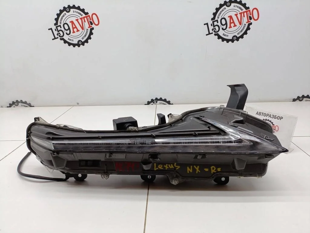 Дневной ходовой огонь правый Lexus NX200t AZ10