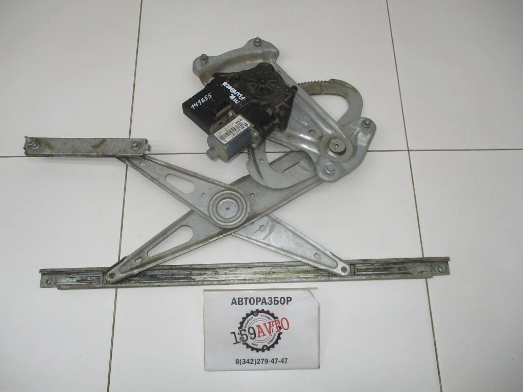 Стеклоподъемник передний правый Renault Fluence 2010