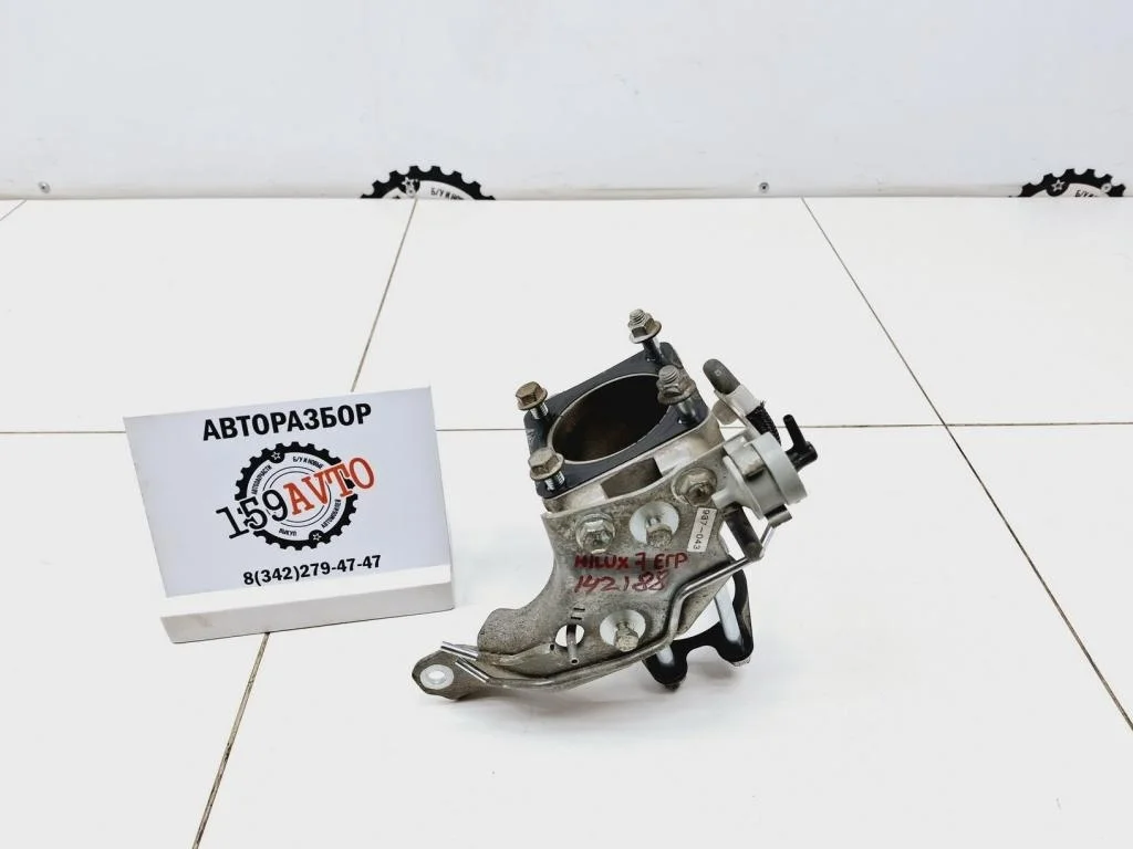 Фланец вентиляции картерных газов Toyota Hilux 7 2012 AN10, AN20, AN30