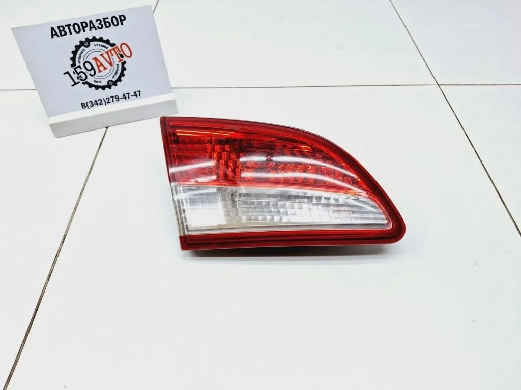 Фонарь задний внутренний левый Nissan Almera G15