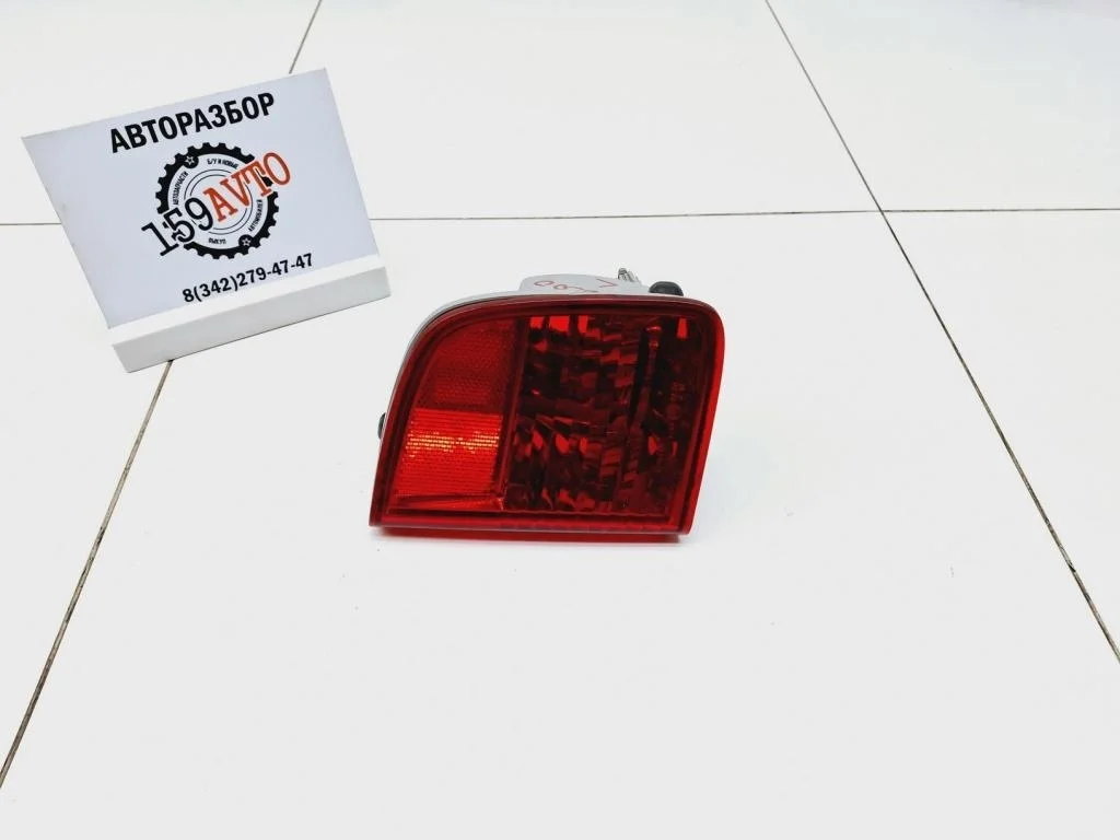 Фонарь задний в бампер левый Toyota Land Cruiser J200